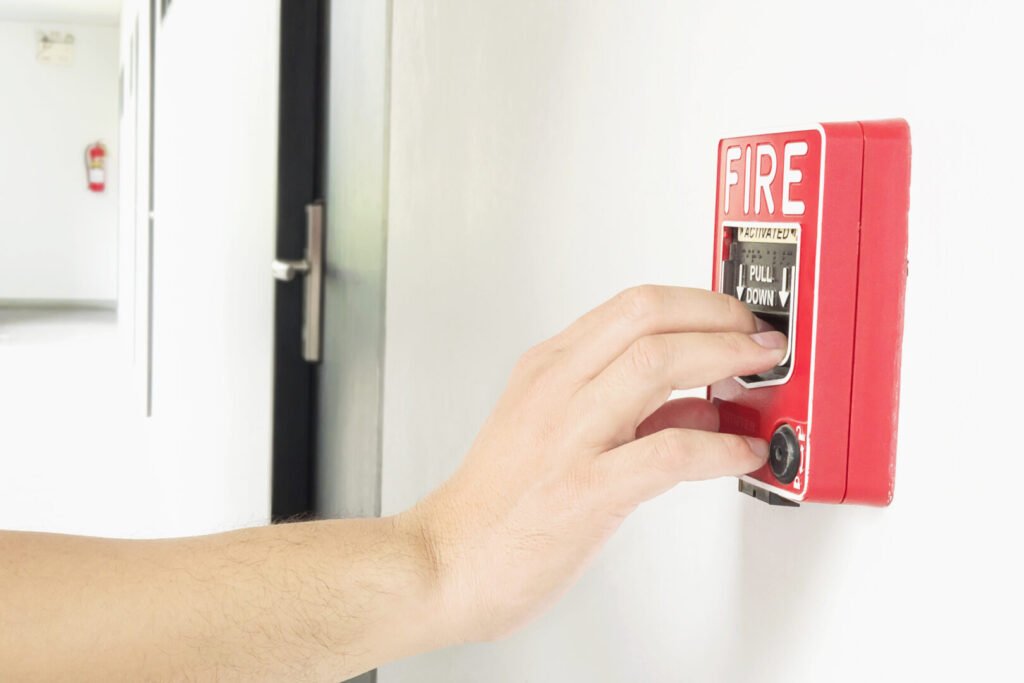 How Fire Detection Systems Work: Understanding Their Functionality and Types Thumbnail
